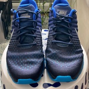 Nike Air Max 2017 running shoes